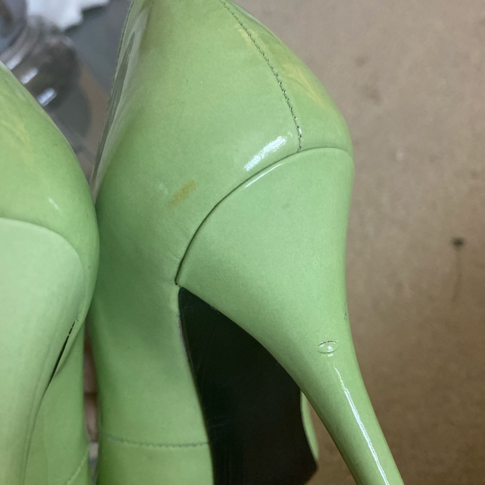 Stuart Weitzman Green Pointed Heel - image 4